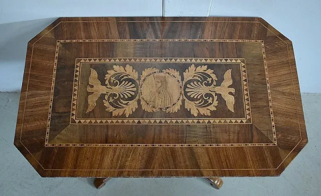PEDESTAL TABLE