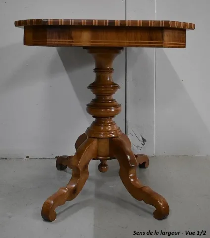 PEDESTAL TABLE
