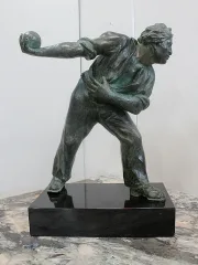 BRONZESKULPTUR