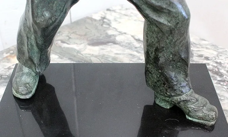 BRONZESKULPTUR