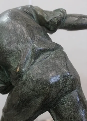 Bronze à Patine Verte, « Le Joueur de Boules » – Début XXe