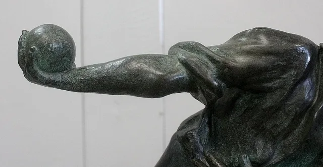 Bronze à Patine Verte, « Le Joueur de Boules » – Début XXe