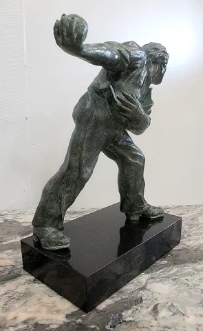 Bronze à Patine Verte, « Le Joueur de Boules » – Début XXe