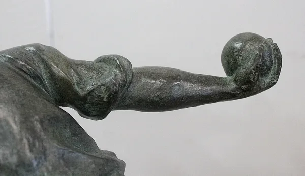 BRONZESKULPTUR