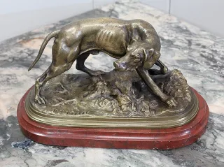 BRONZE DOG von PJ MENE