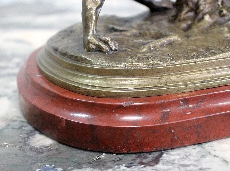 BRONZE DOG von PJ MENE