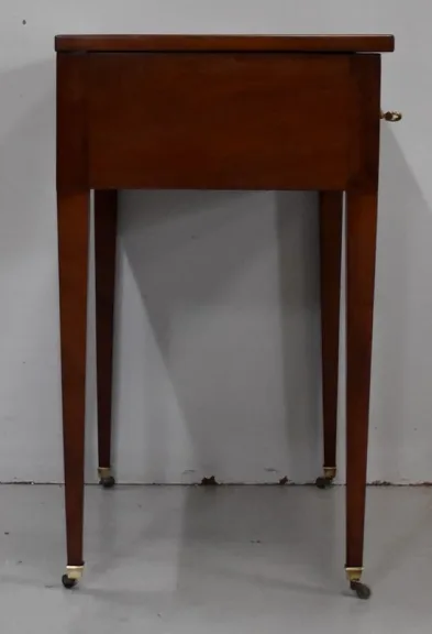 LOUIS XVI PERIODE KLEEDTAFEL