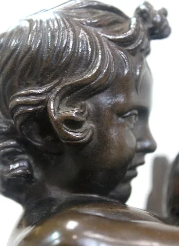 Bronze d’un Chérubin tenant une Oie, de A. Collas – XIXe