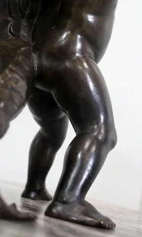 Bronze d’un Chérubin tenant une Oie, de A. Collas – XIXe