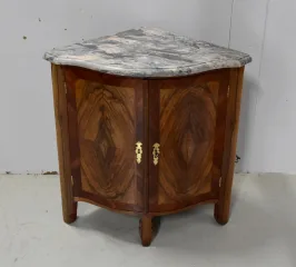 ARMADIO D'ANGOLO DEL PERIODO DI LOUIS XV