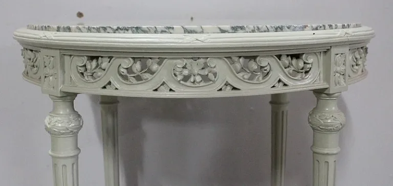 Guéridon en Bois Réchampi et Cannage, style Louis XVI – 1920