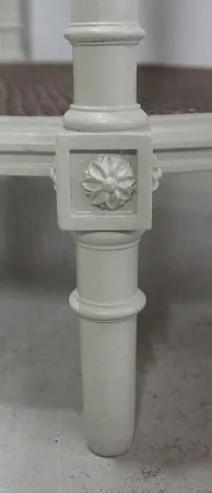 Guéridon en Bois Réchampi et Cannage, style Louis XVI – 1920