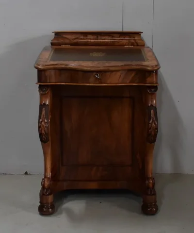 ESCRITORIO PEQUEÑO