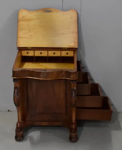 ESCRITORIO PEQUEÑO