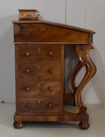 ESCRITORIO PEQUEÑO