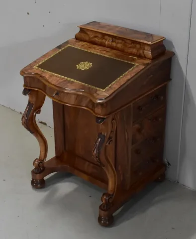 ESCRITORIO PEQUEÑO