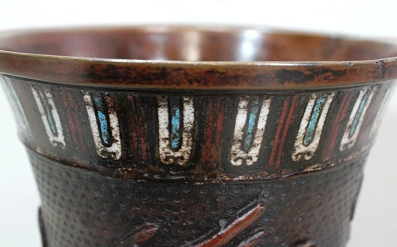 CHINESE VASE