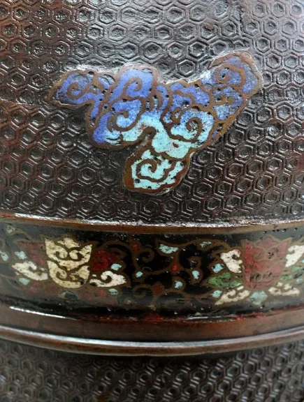 Important Vase Cloisonné en Cuivre, origine Chine – Fin XIXe