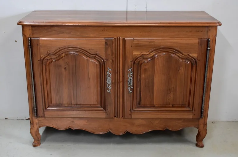 Buffet de Boiserie en Noyer, goût Transition – XVIIIe