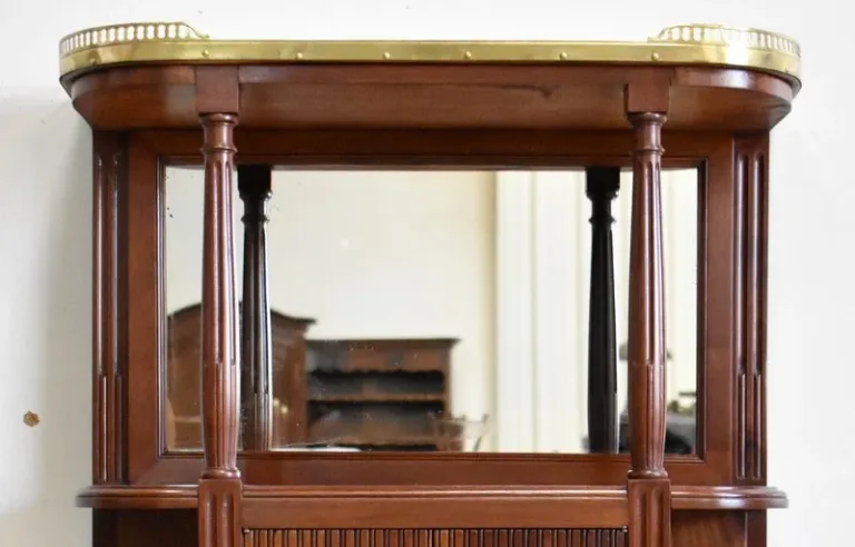 Petit Meuble d’Entre-Deux en Acajou Massif, style Louis XVI – 1ère partie XIXe