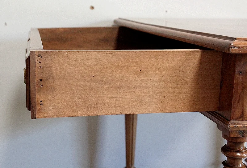 Petite Table Bureau en Noyer massif – 1920