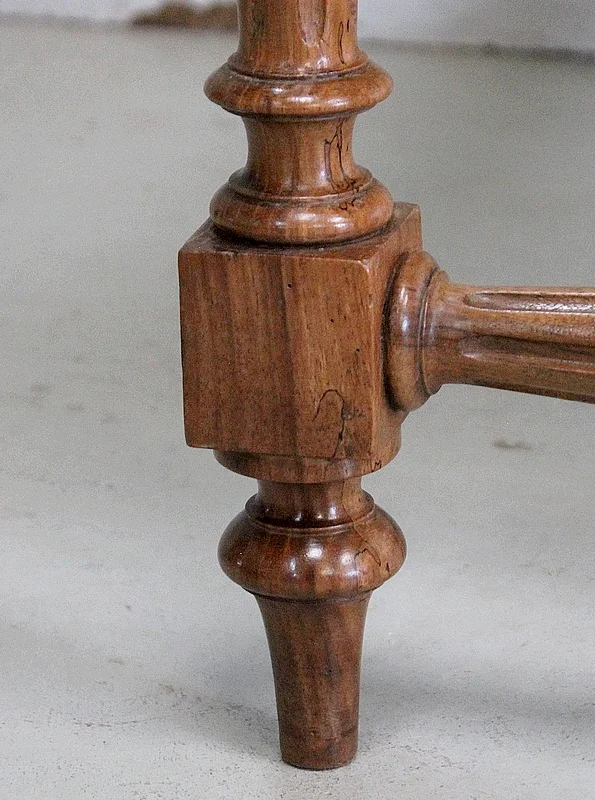 Petite Table Bureau en Noyer massif – 1920