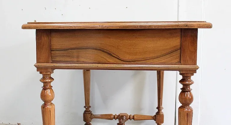 MESA DE ESCRITURA DE NOGAL