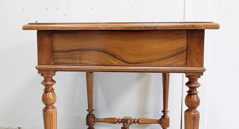 Petite Table Bureau en Noyer massif – 1920