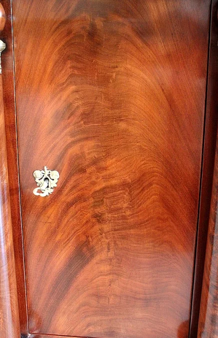 FRANZÖSISCHE REICHZEIT BEDSIDE TABLE