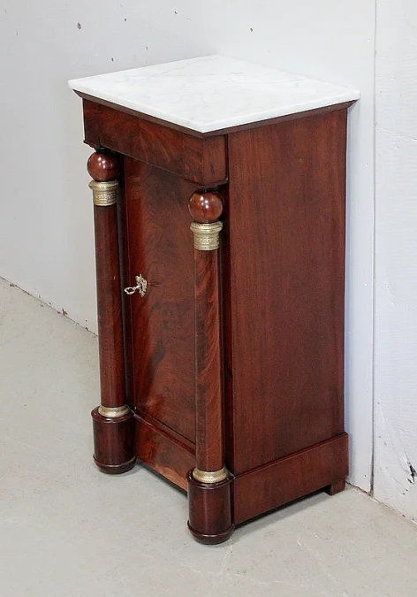 FRANZÖSISCHE REICHZEIT BEDSIDE TABLE