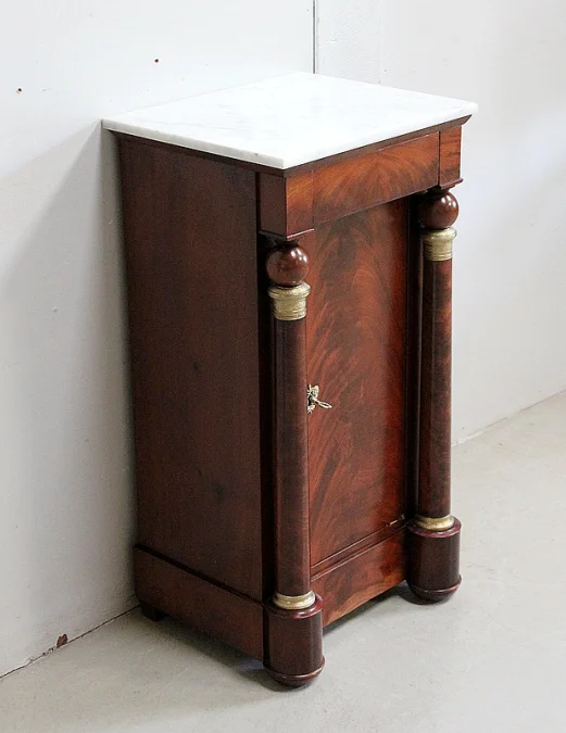 FRANZÖSISCHE REICHZEIT BEDSIDE TABLE