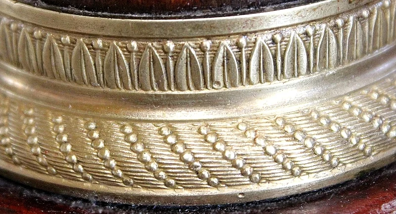 FRANZÖSISCHE REICHZEIT BEDSIDE TABLE