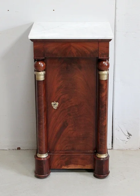 FRANZÖSISCHE REICHZEIT BEDSIDE TABLE