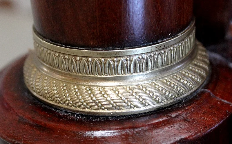 FRANZÖSISCHE REICHZEIT BEDSIDE TABLE