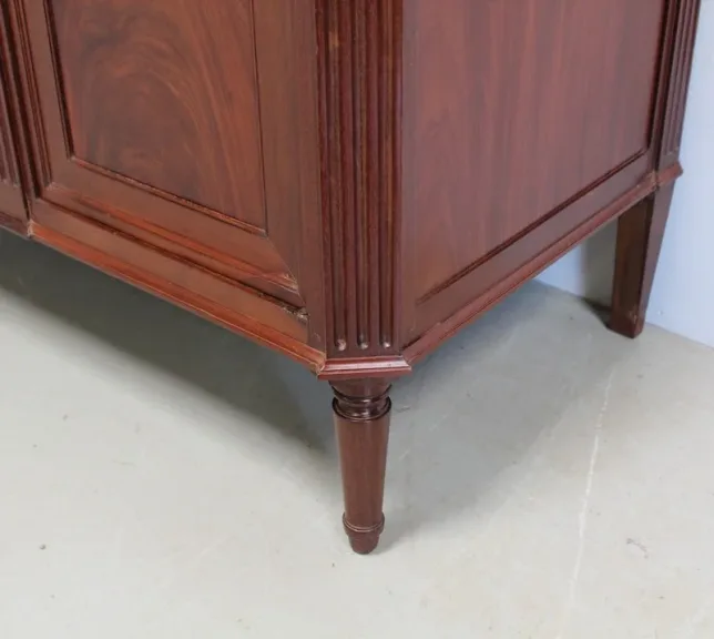 Enfilade Louis XVI en Acajou de Cuba et Marbre Flammé – XVIIIe