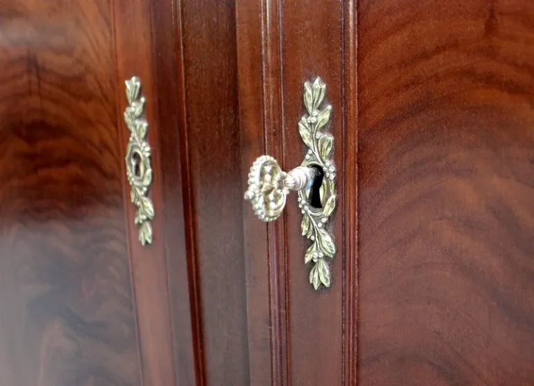 Enfilade Louis XVI en Acajou de Cuba et Marbre Flammé – XVIIIe