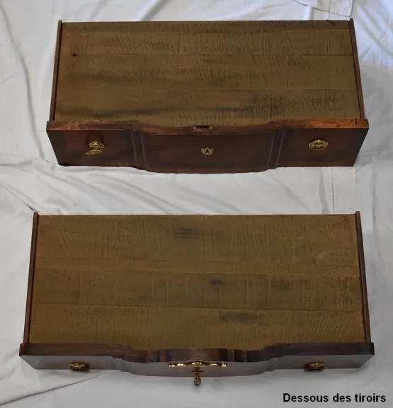 Commode Sauteuse en Bois de Rose et Bois de Violette, Transition Louis XV / Louis XVI – 2ème partie XIXe