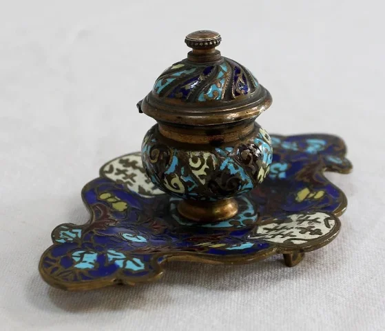 Petit Encrier en Bronze et Émaux Cloisonnés – XIXe