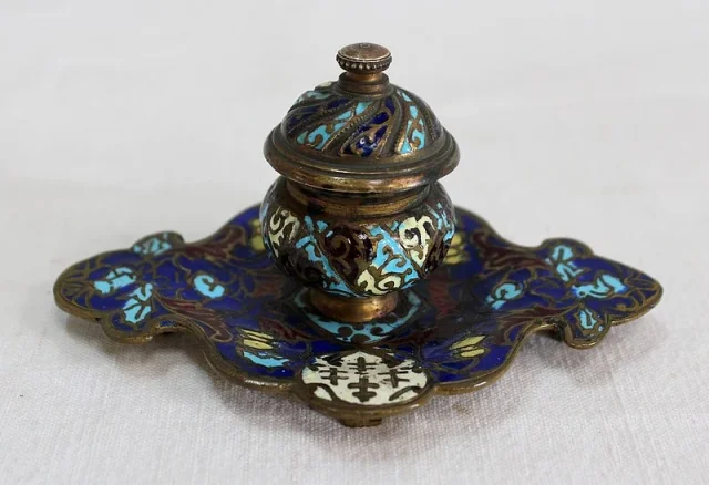 Petit Encrier en Bronze et Émaux Cloisonnés – XIXe
