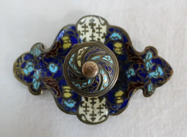 Petit Encrier en Bronze et Émaux Cloisonnés – XIXe