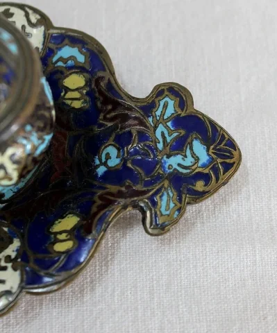 Petit Encrier en Bronze et Émaux Cloisonnés – XIXe