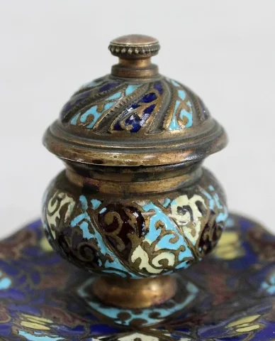 Petit Encrier en Bronze et Émaux Cloisonnés – XIXe