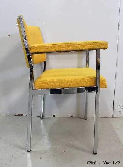 Suite de 4 Fauteuils en Métal Chromé – 1970