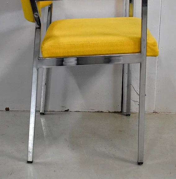 Suite de 4 Fauteuils en Métal Chromé – 1970