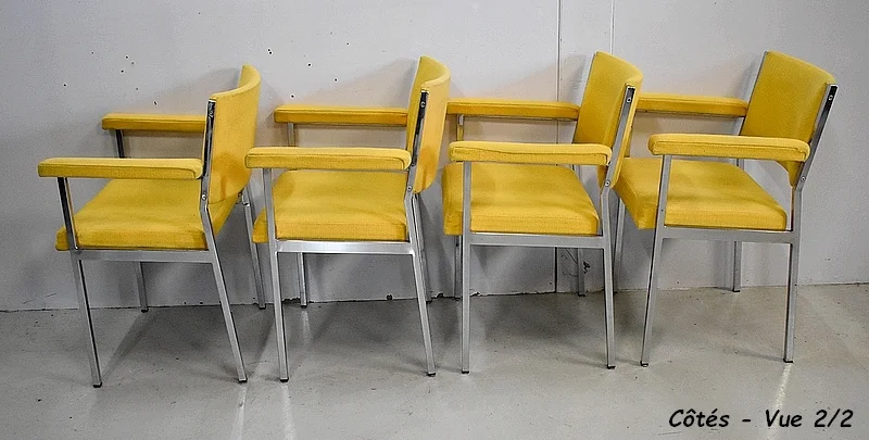 VIER VINTAGE STÜHLE