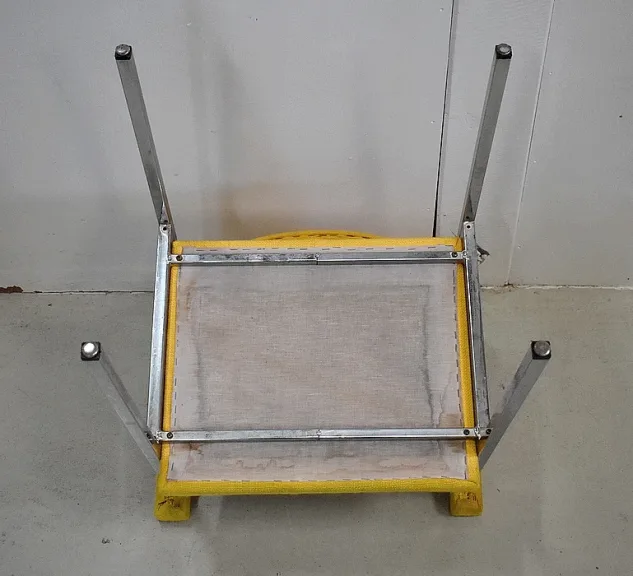Suite de 4 Fauteuils en Métal Chromé – 1970