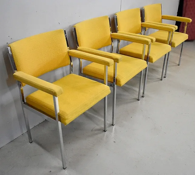 Suite de 4 Fauteuils en Métal Chromé – 1970