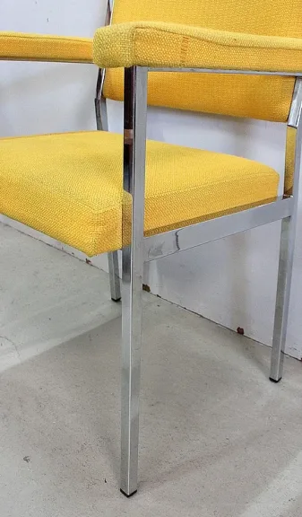 Suite de 4 Fauteuils en Métal Chromé – 1970
