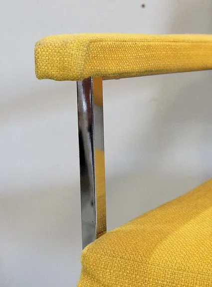 Suite de 4 Fauteuils en Métal Chromé – 1970