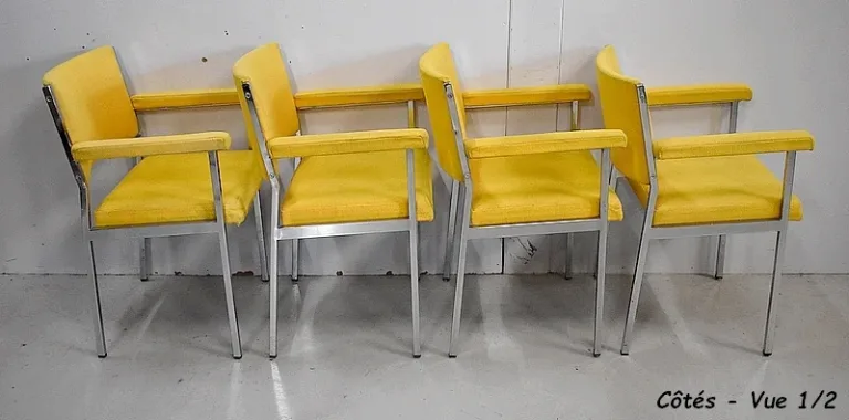 Suite de 4 Fauteuils en Métal Chromé – 1970